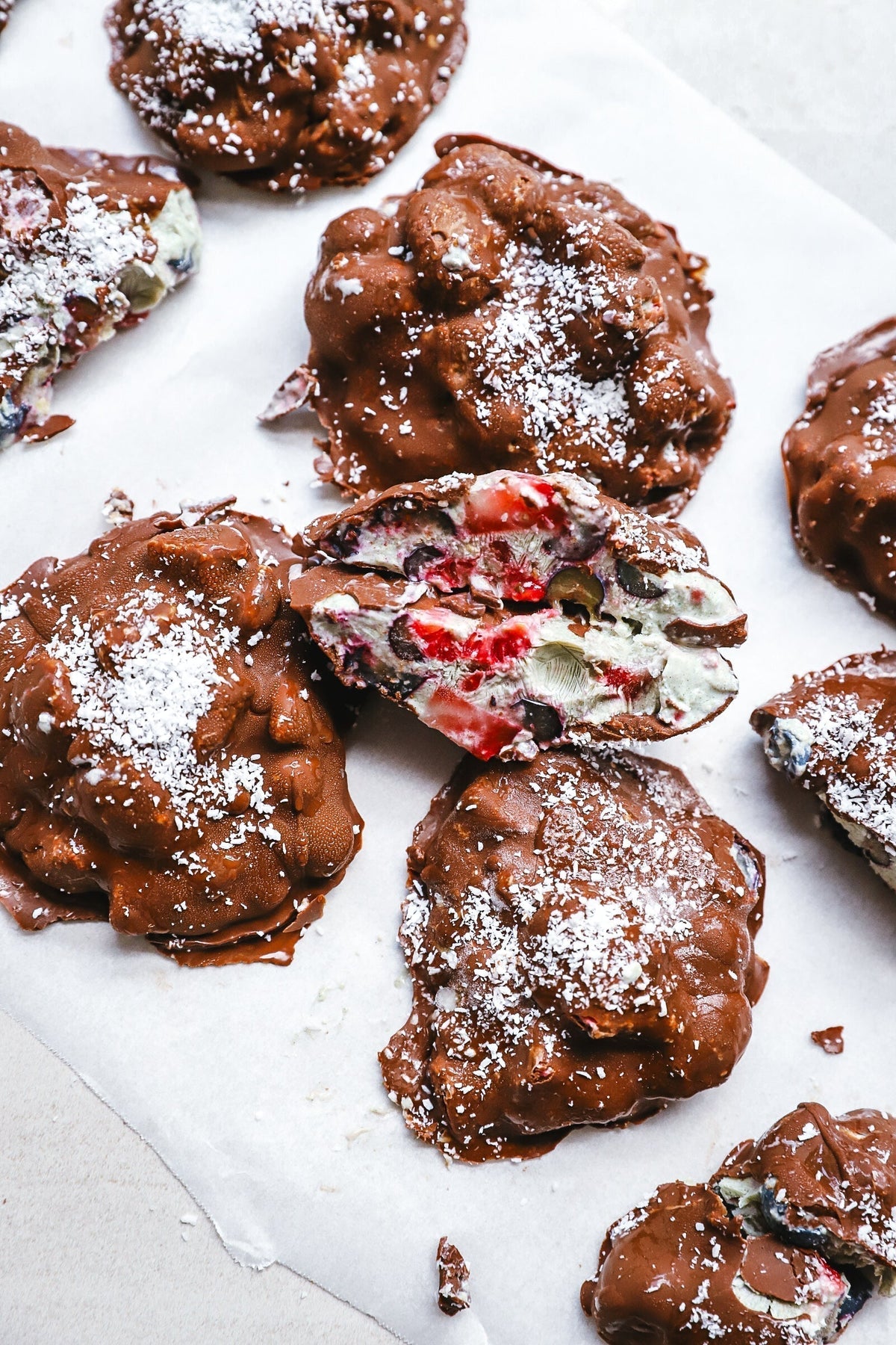 High protein yoghurt bites with berries and chocolate coating
